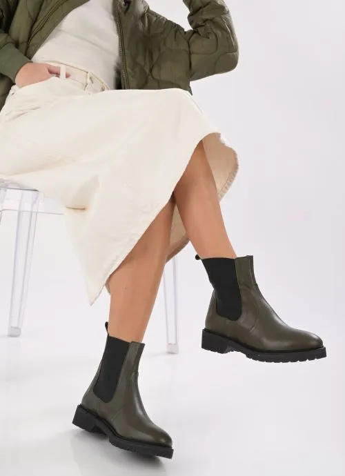      GEORGIA ROSE CASSANDRE  GROEN   